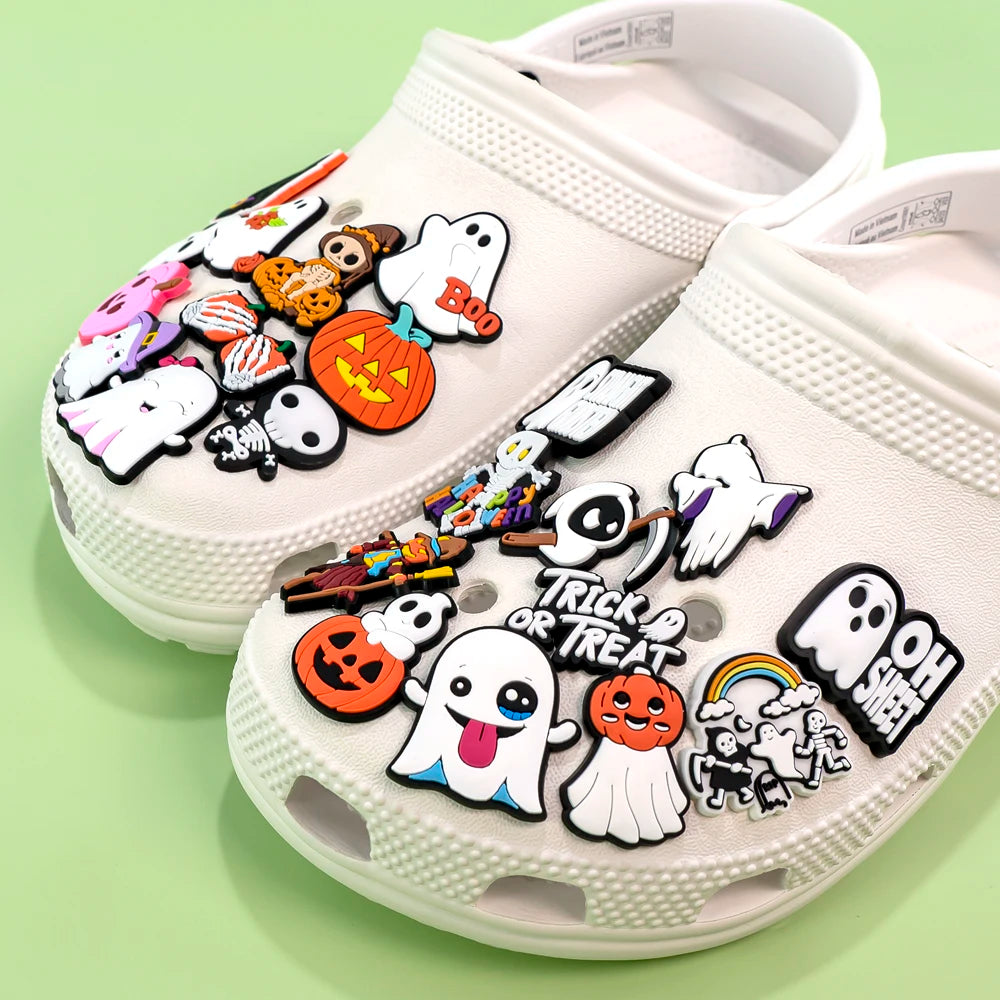 1pcs Halloween Pins for Kids Party Accessories Trick or Treat Shoe Charms for Men Women Ghost Pumpkins Shoe Decorations Buckles