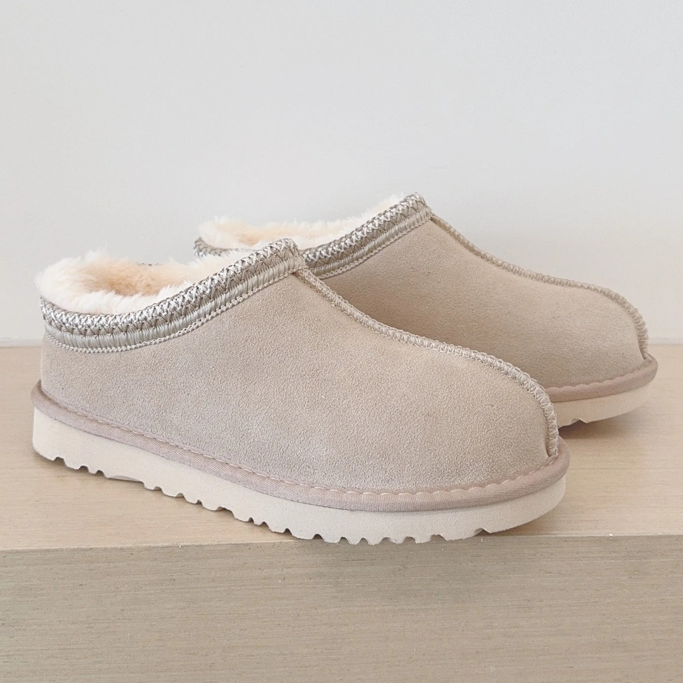 Ugg Boots Winter Warm Women Shoes Real Sheepskin Wool Fur Flat Slippers Classic Ultra Mini Lady Snow Ankle Boots New Design Short Boot 8 options